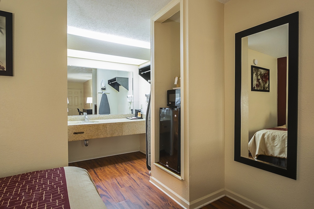 Red Roof Inn And Suites Scottsboro 7/42