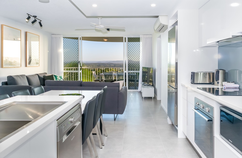 Noosa Hill Resort. 63/78