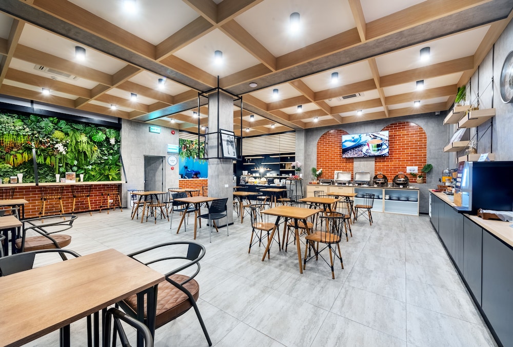 PLAAI Plus Hotel Rayong 37/50