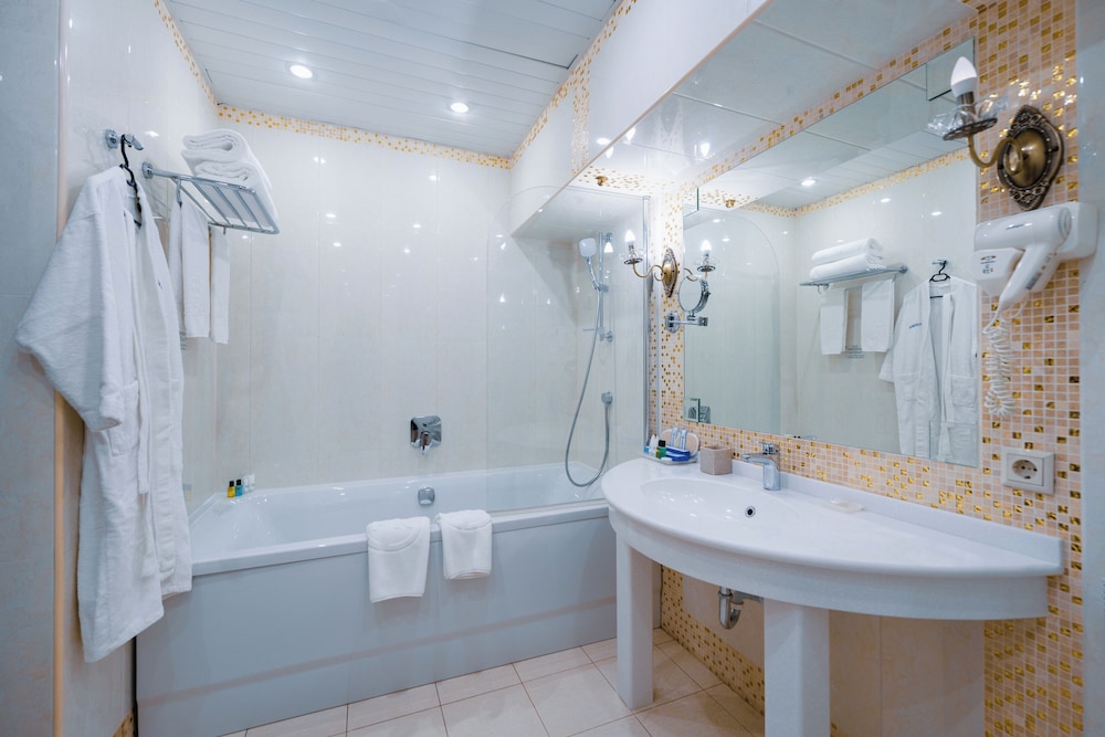 Kazzhol Almaty 44/46