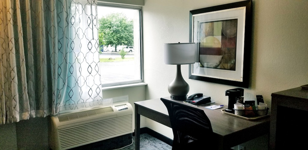 Baymont By Wyndham Des Moines North 28/41