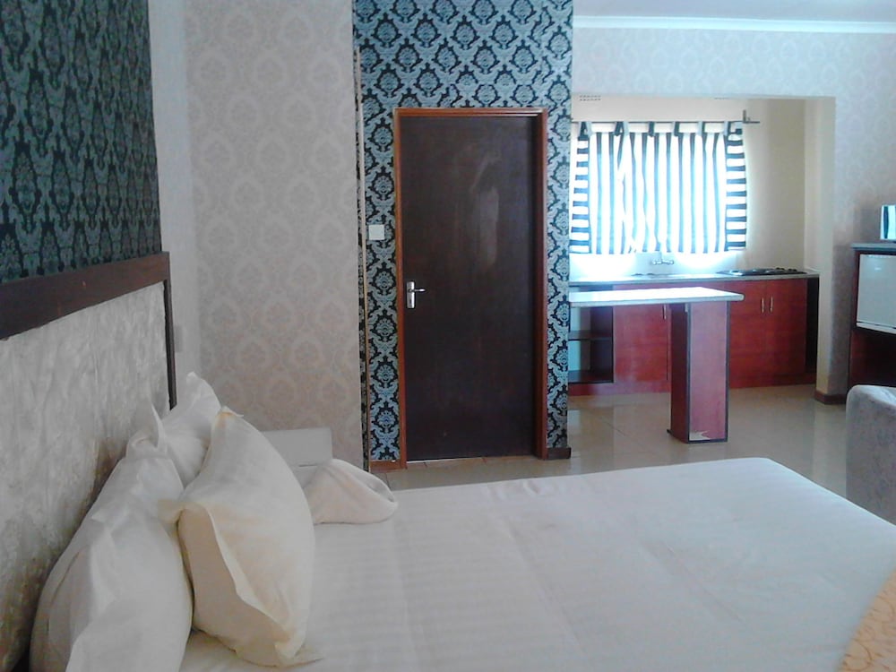 Pacific Conqueror Self Catering Units 16/32
