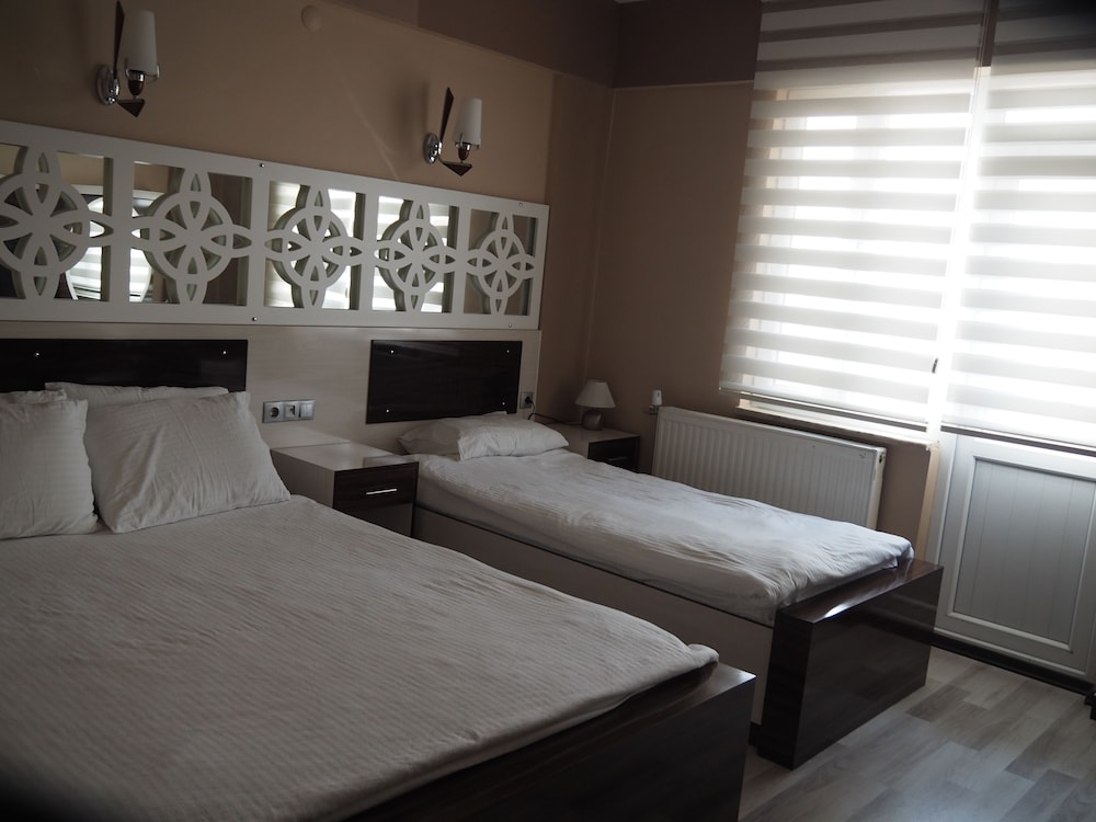 Ozbay Hotel 13/50