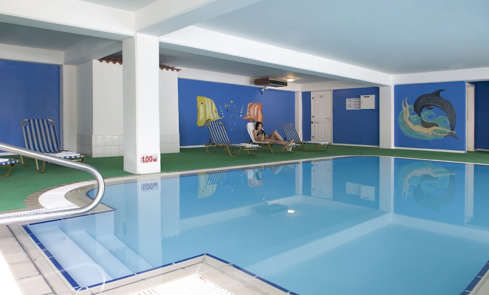 swimming pool spa