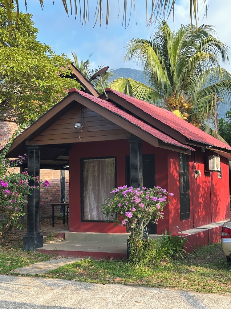 Padimas Village Inn 4/47