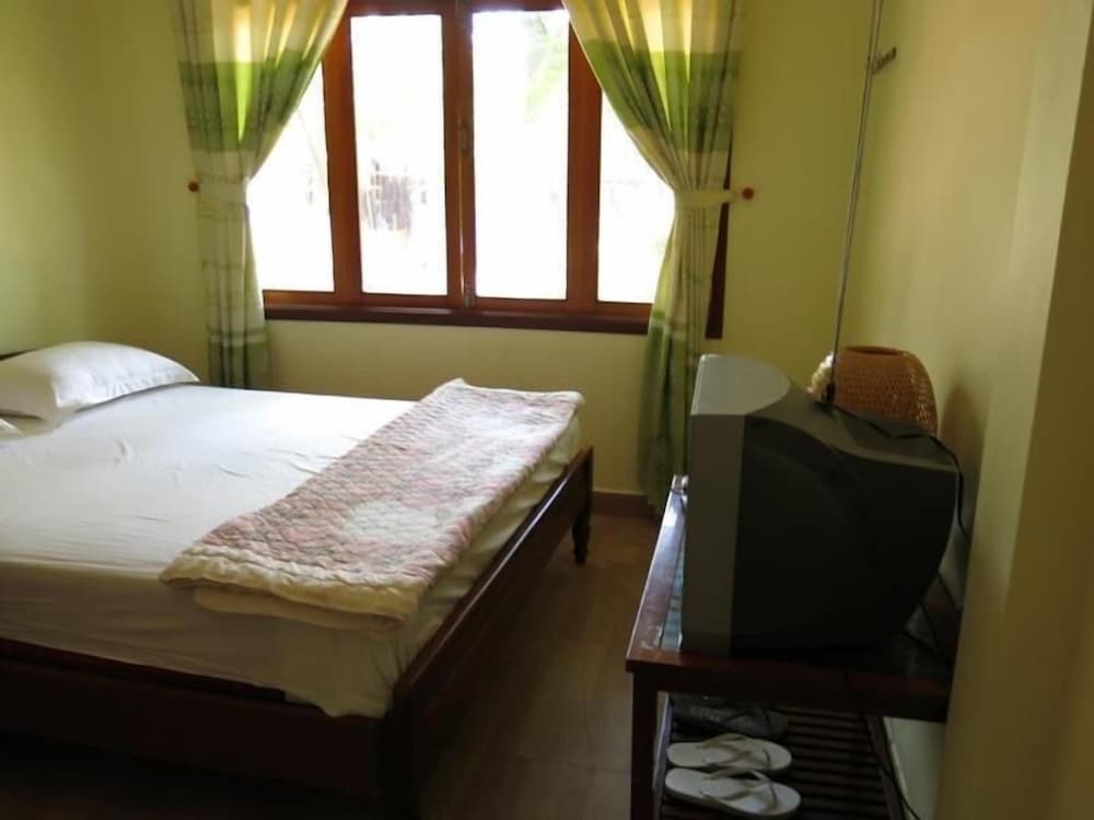Room, Triple, 1 Double and 1 Single Bed