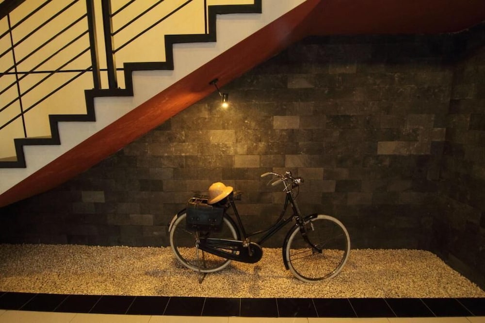 Puri Chorus Hotel 32/57