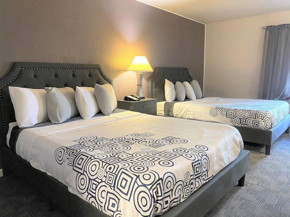 R Nite Star Inn & Suite 31/65