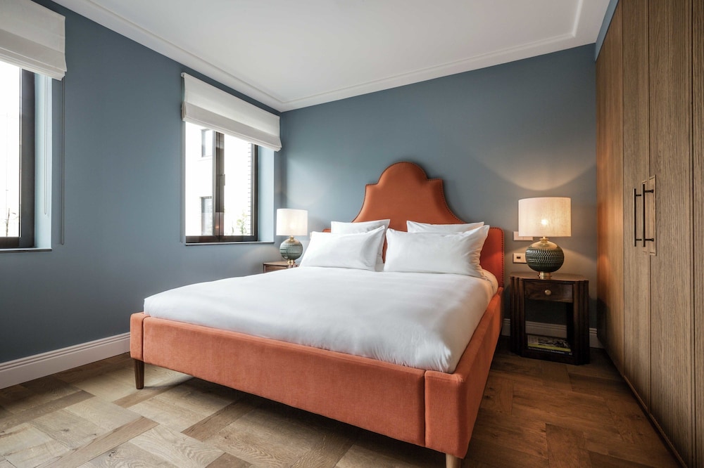 Hotel Twenty Eight 12/47