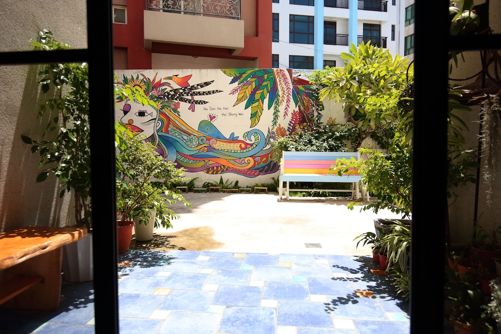 Hai Sheng Wei B&B 35/50