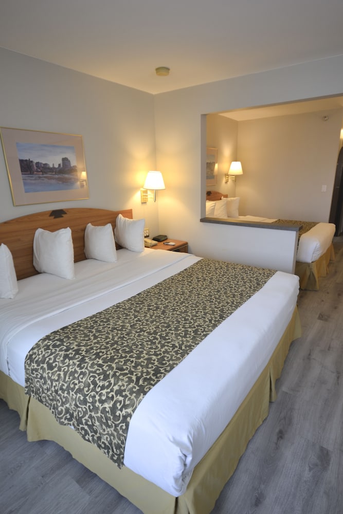 Days Inn & Suites By Wyndham Airport Albuquerque 15/38