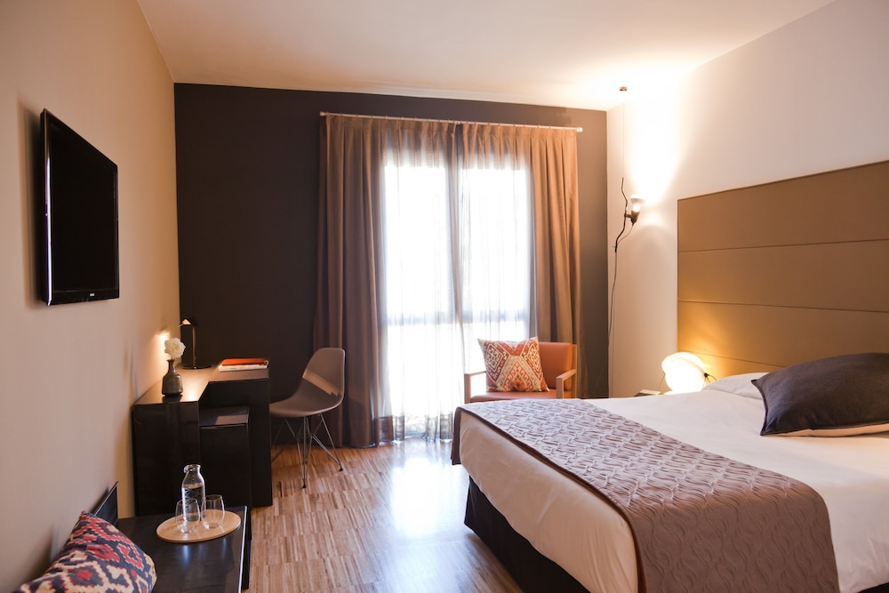 Alexandra Barcelona Hotel Curio Collection By Hilton 30/90