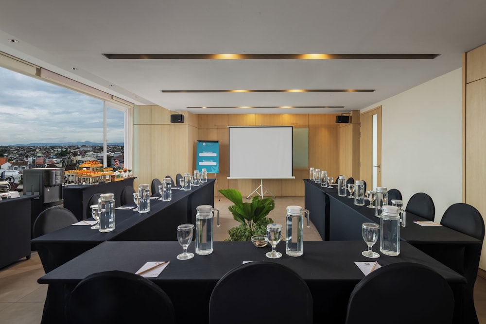 Aveta Hotel Malioboro 52/62