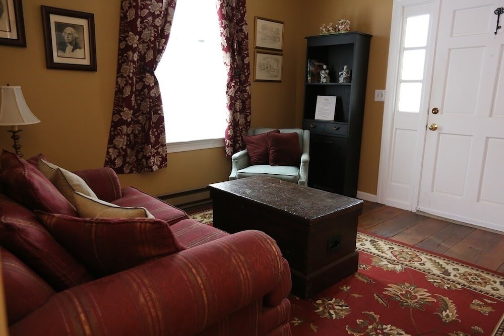 Lafayette Inn 43/66