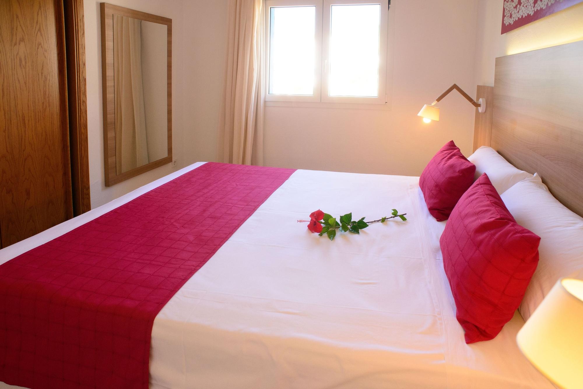 جناح جونيور بشرفة، Cala Llenya Resort Ibiza Formerly Ola Club Cala Llenya 6/8