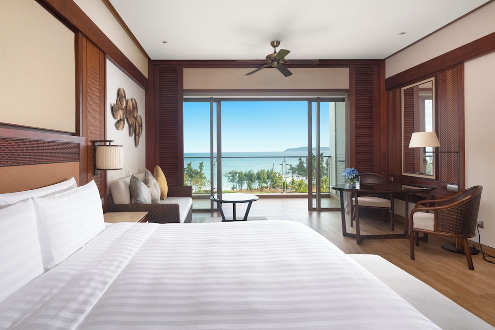 Shangri-La Sanya 12/48