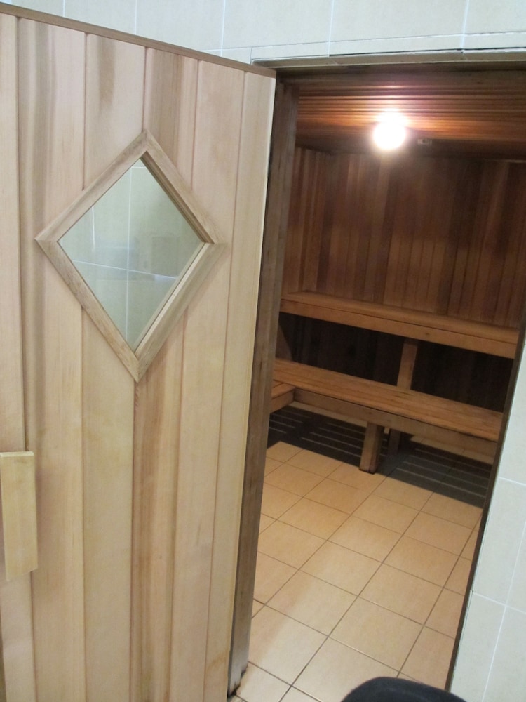 Springwood Tower Apartment Hotel 23/63