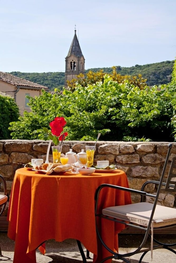 Hostellerie Le Castellas 25/46