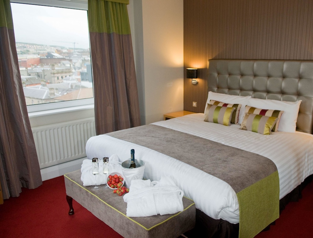 City Hotel Derry 16/68