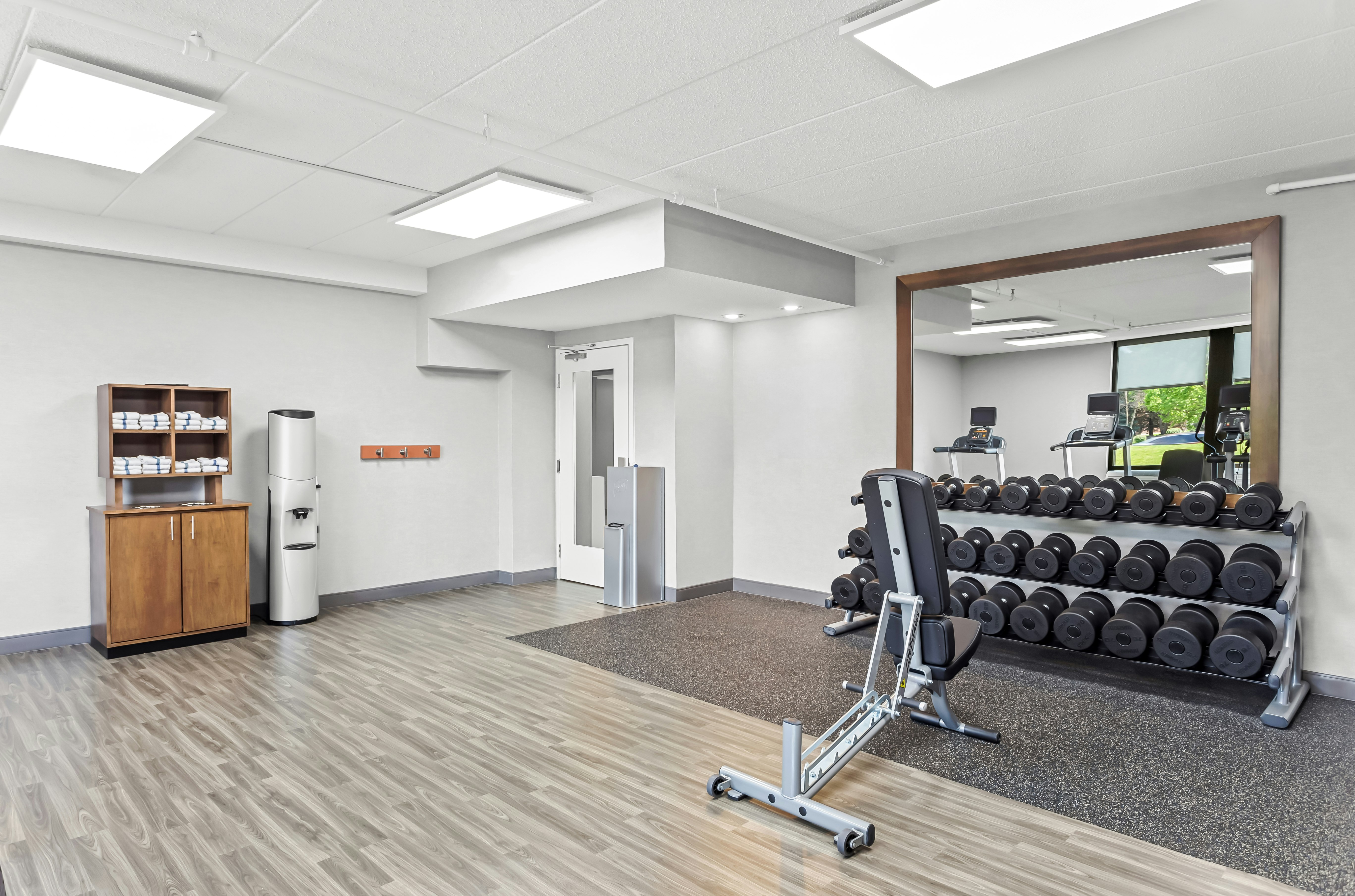 Hampton Inn Naperville 24/52