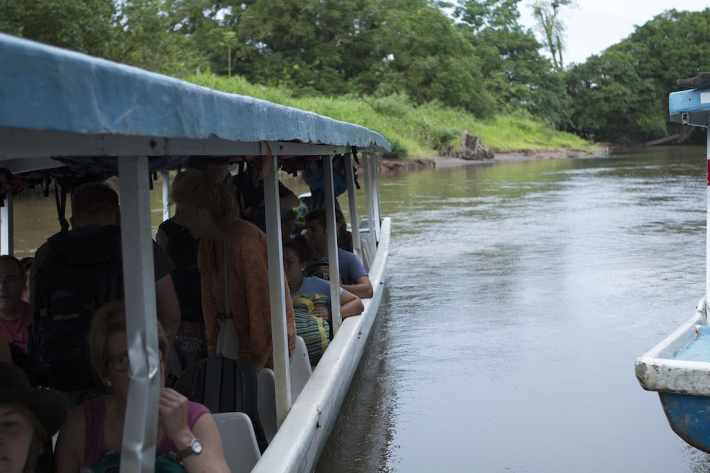 ANINGA LODGE 4/58