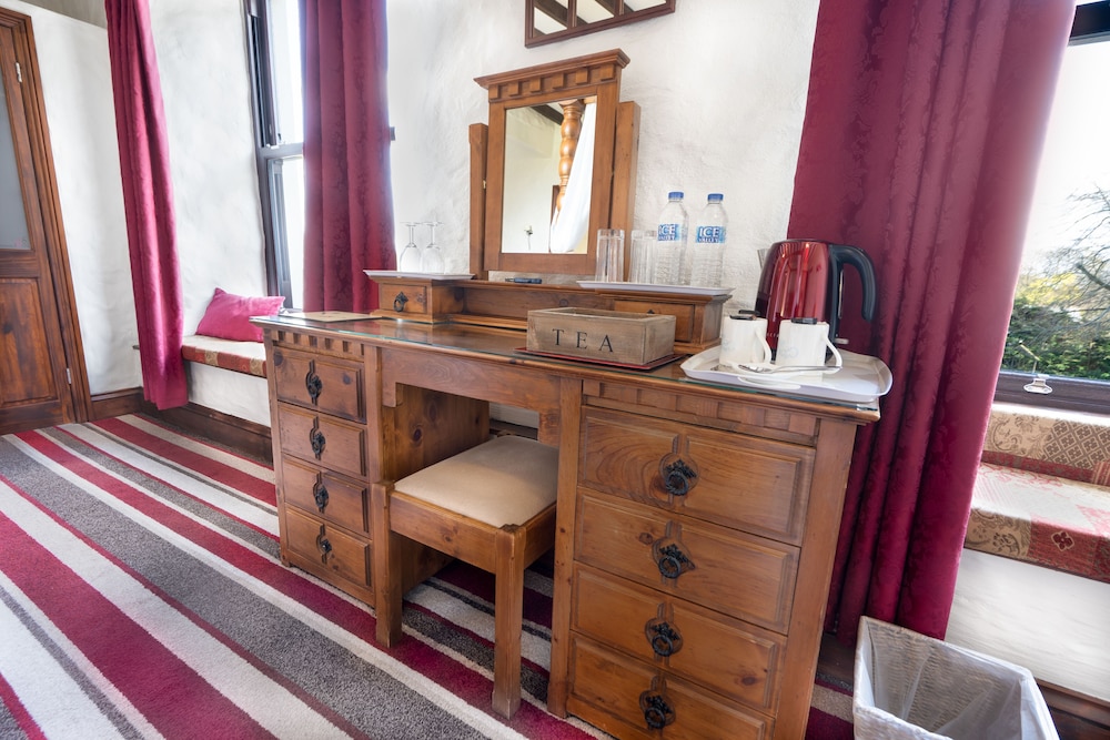 The Cedars B&B 4/56