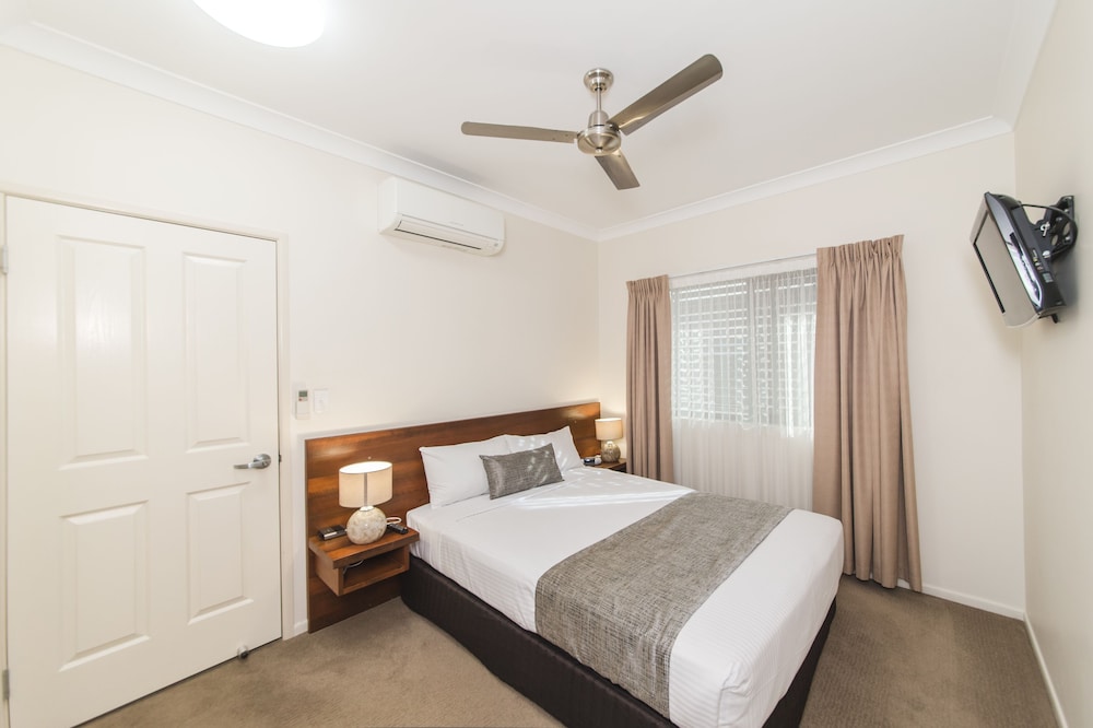 2 BEDROOMS, LUXURY, APARTMENT, KITCHEN