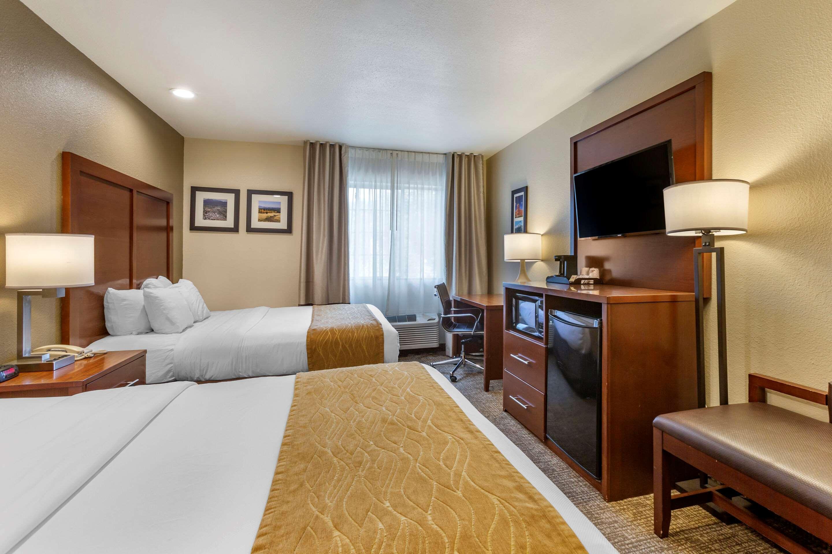 ROOM, 2 QUEEN BEDS