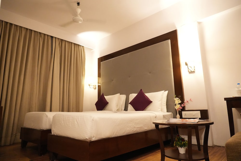 Hotel Clarks Collection Bhavnagar 16/50