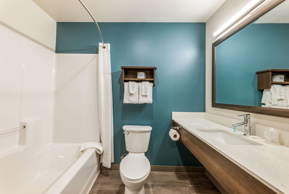 غرفة قياسية بسرير كينج، WoodSpring Suites Linden 4/5