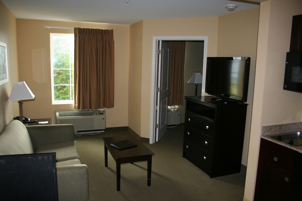 Mainstay Suites Camp Lejeune 28/38