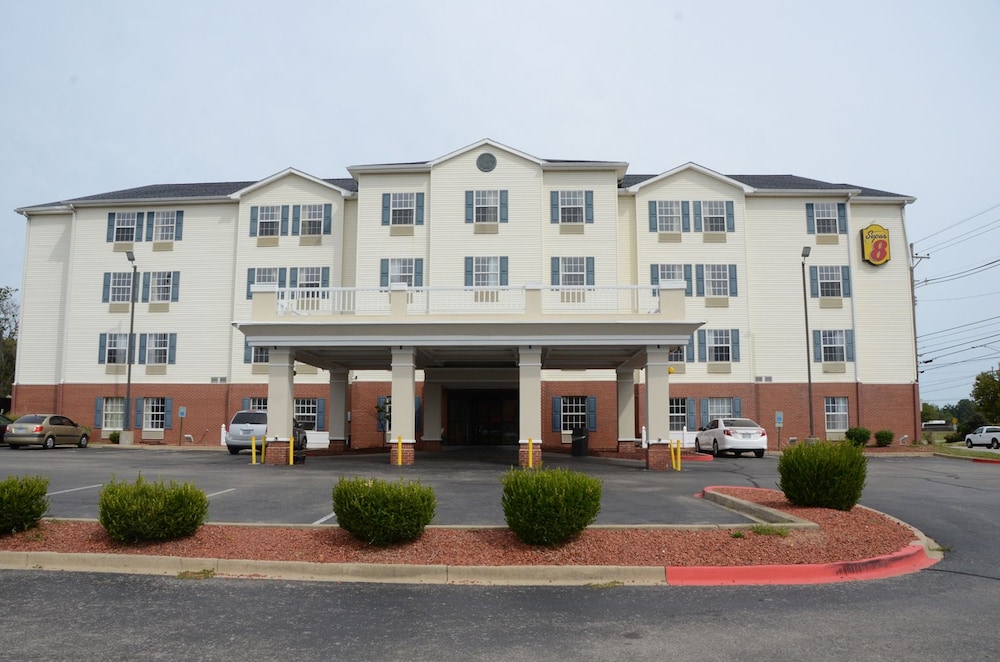 Super 8 by Wyndham Louisville/Expo Center 5/32