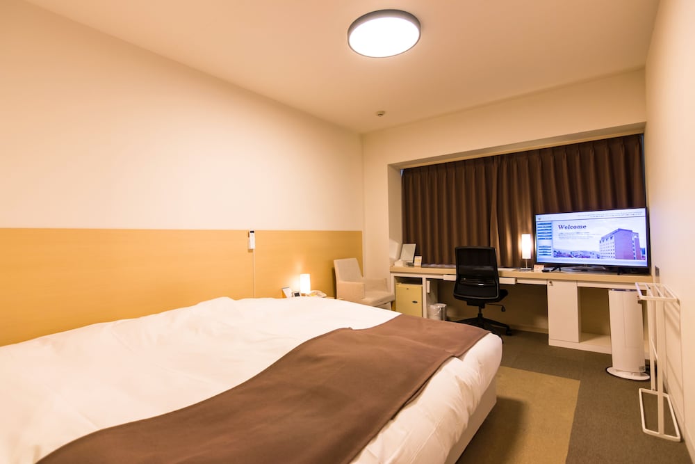 HOLLYWOOD, TWIN BEDS