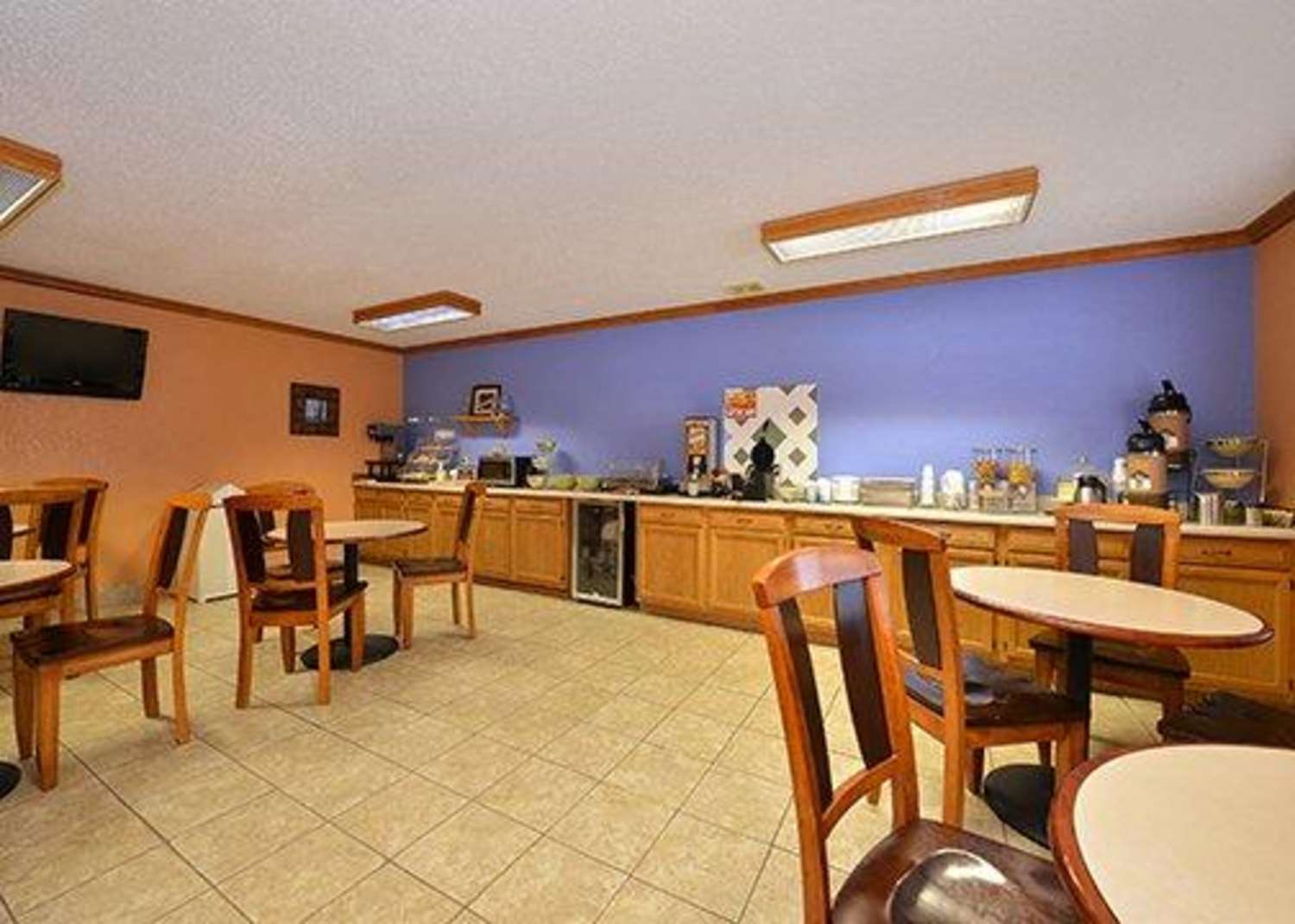Quality Inn & Suites Grinnell near University 6/9