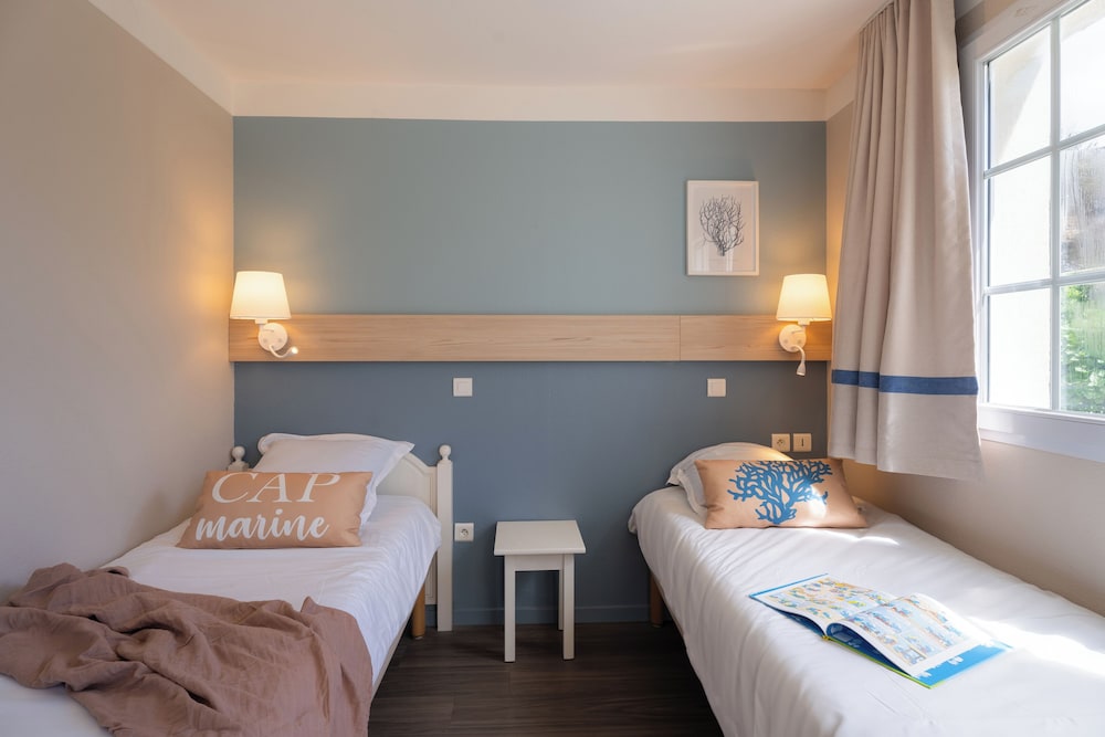 1 Bedroom, Renovated, Apartment, 3 Beds, Terrace, Garden Floor