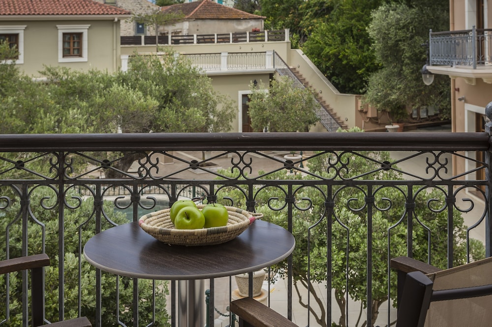 Balhambra Suites - Adults Only 28/50