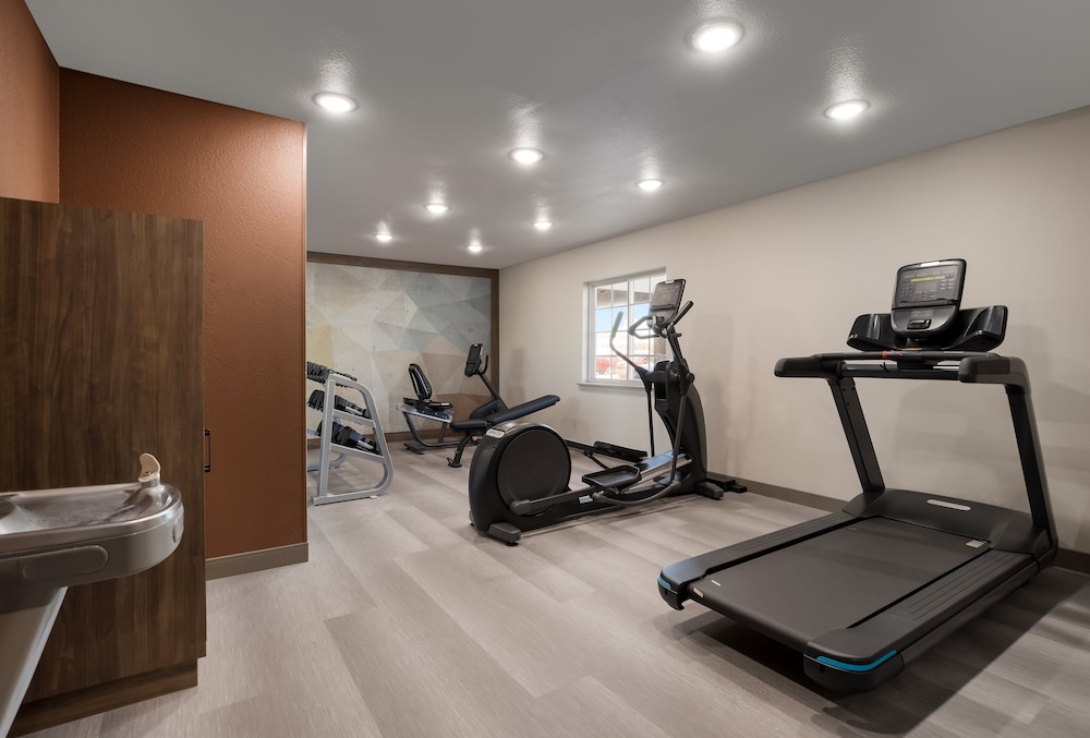 Candlewood Suites Lafayette- River Ranch 29/58