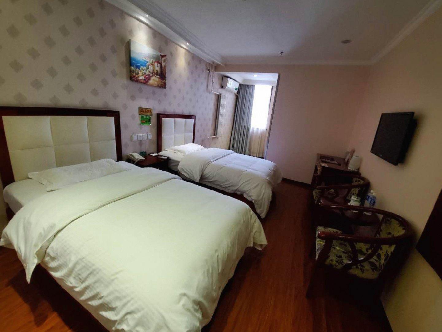 BUSINESS, TWIN BEDS