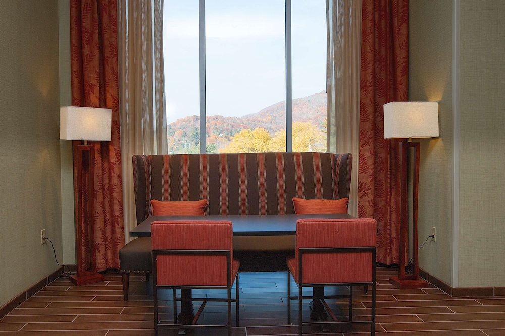 Hampton Inn & Suites Boone 46/55