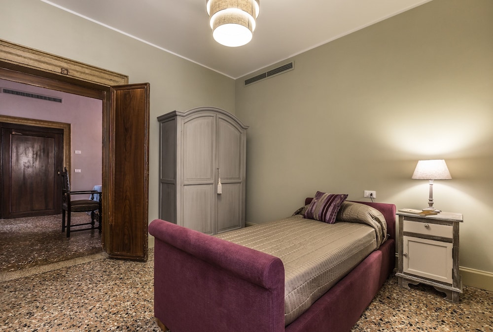Palazzina Canal 20/37