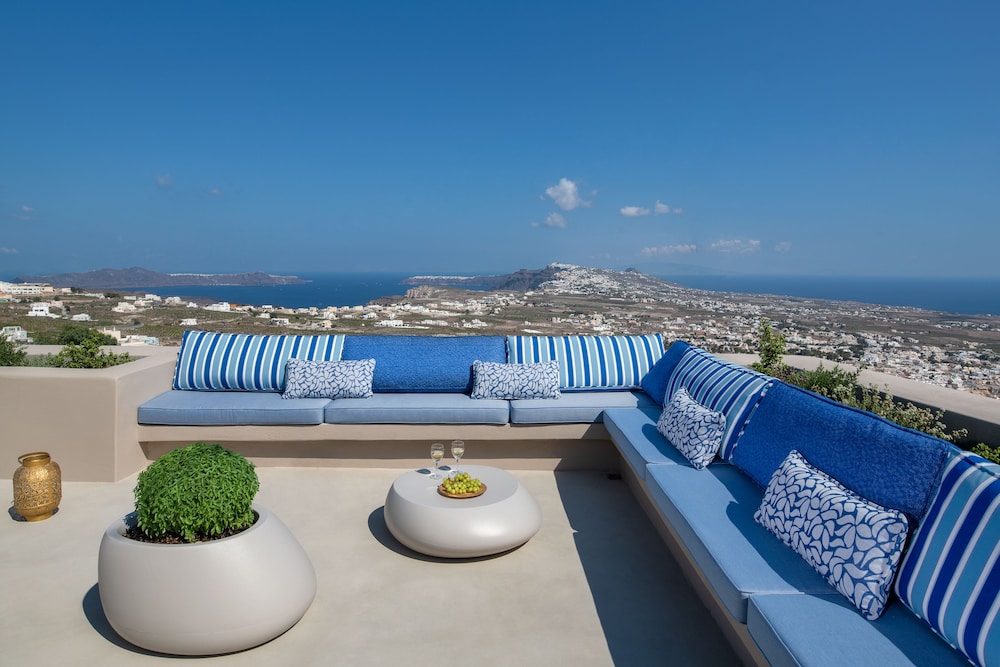 Halcyon Days Suites 29/50