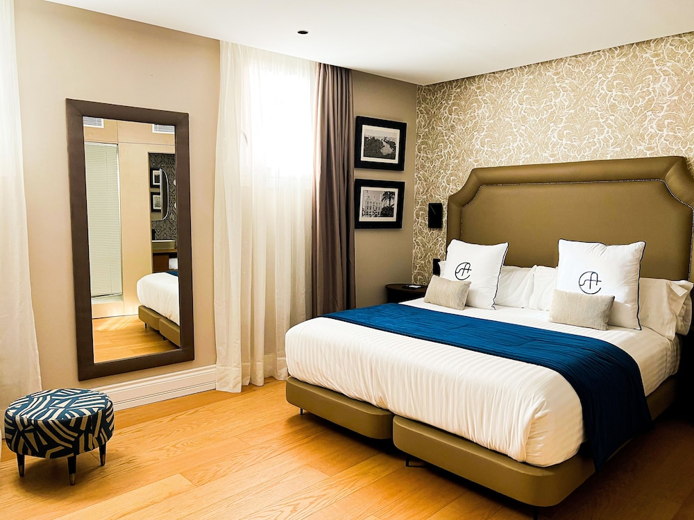Boutique Hotel Cordial Plaza Mayor de Santa Ana 24/57