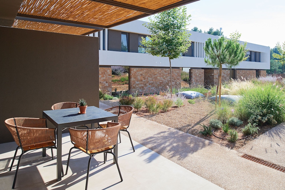 Amantes Villas And Suites 8/50