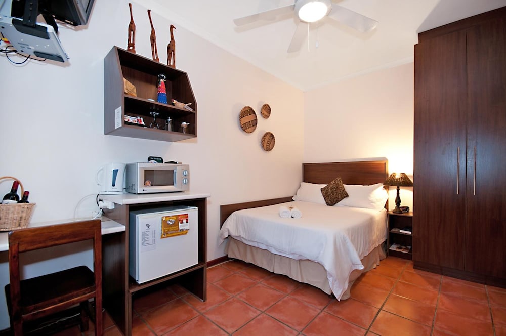 Africa Beach B&B 8/31