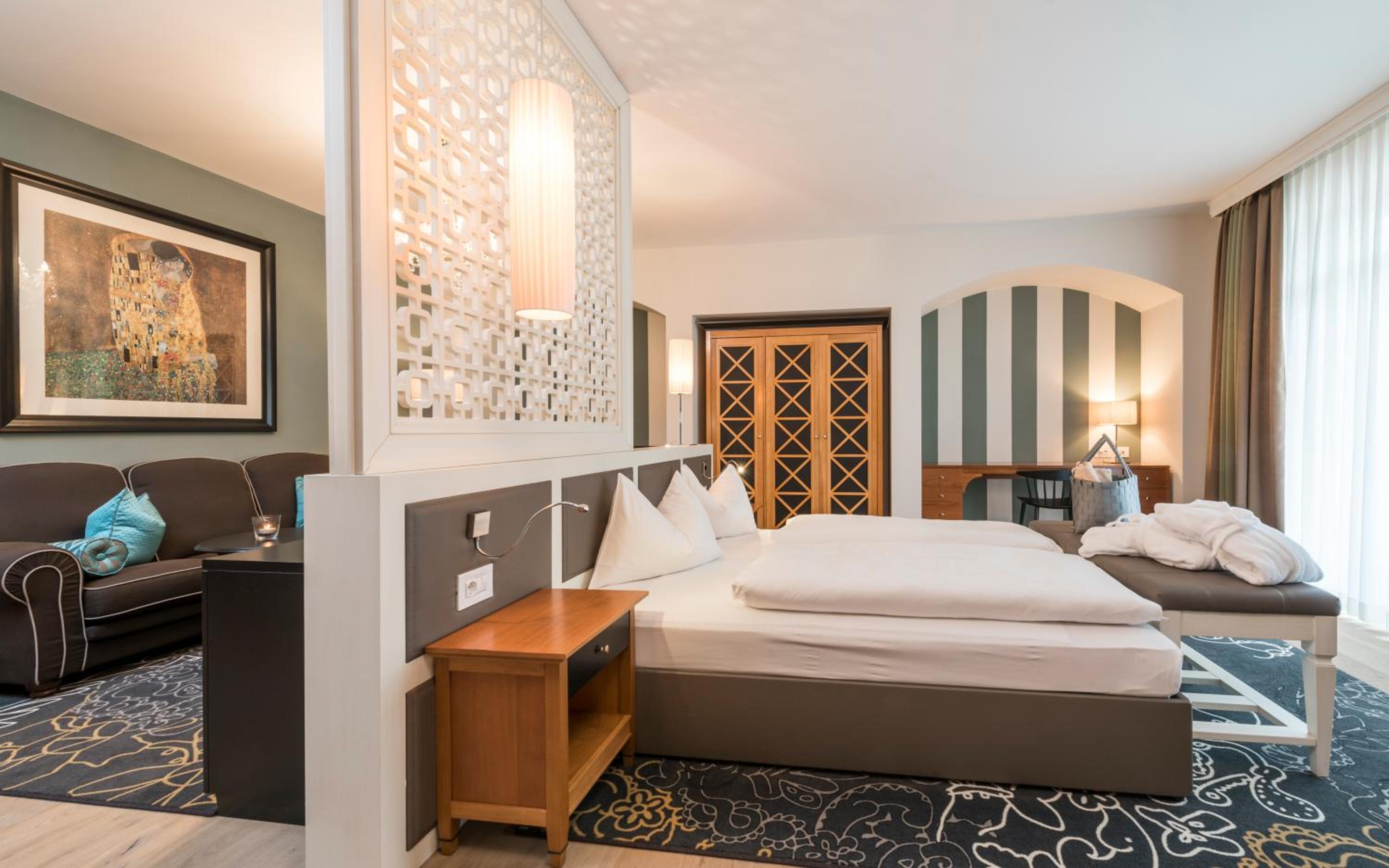 Deluxe, Suite