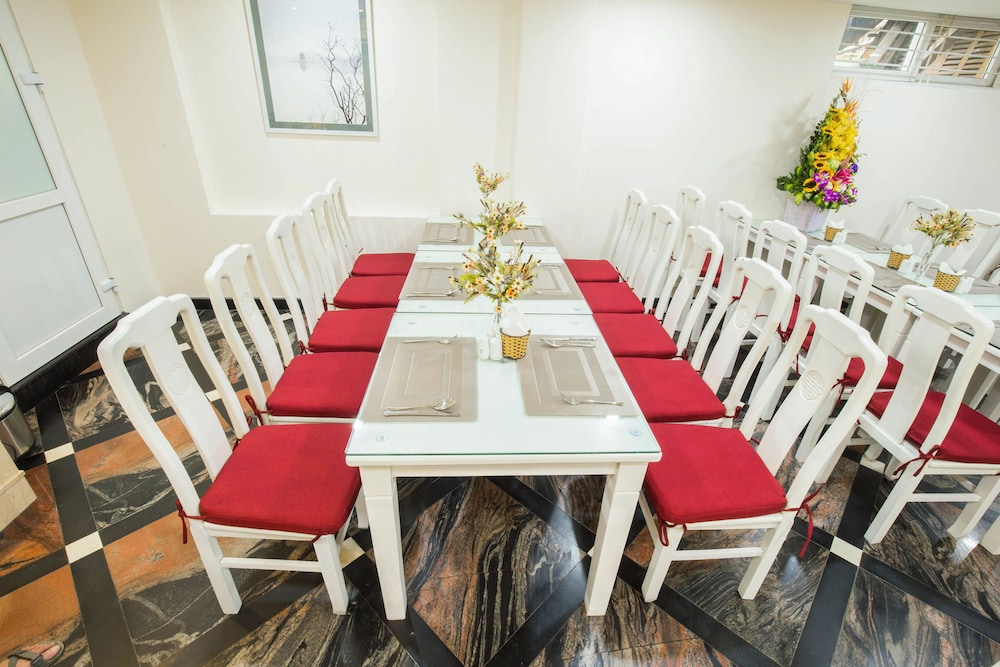 Riverside Boutique Hotel 25/28