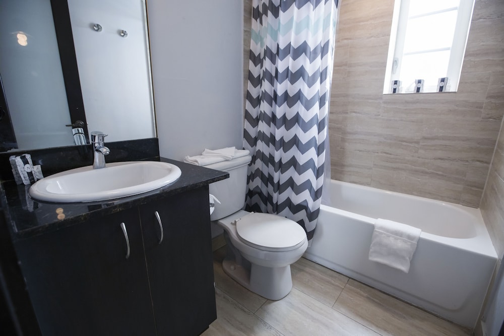Lincoln Arms Suites 73/73