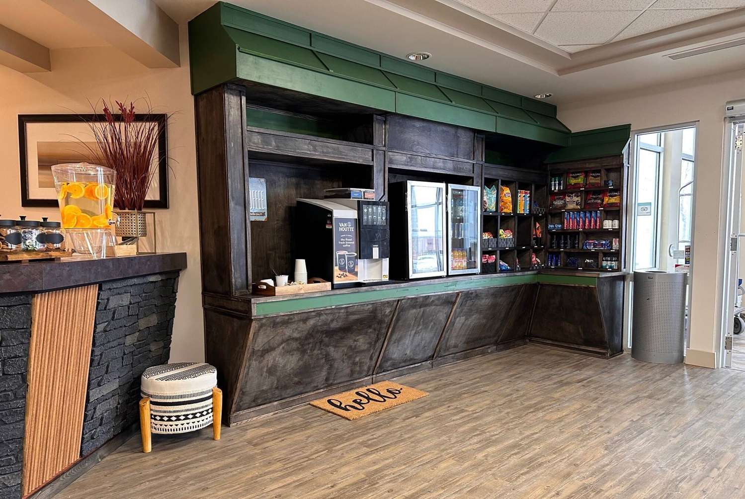 Ramada by Wyndham Estevan 2/7