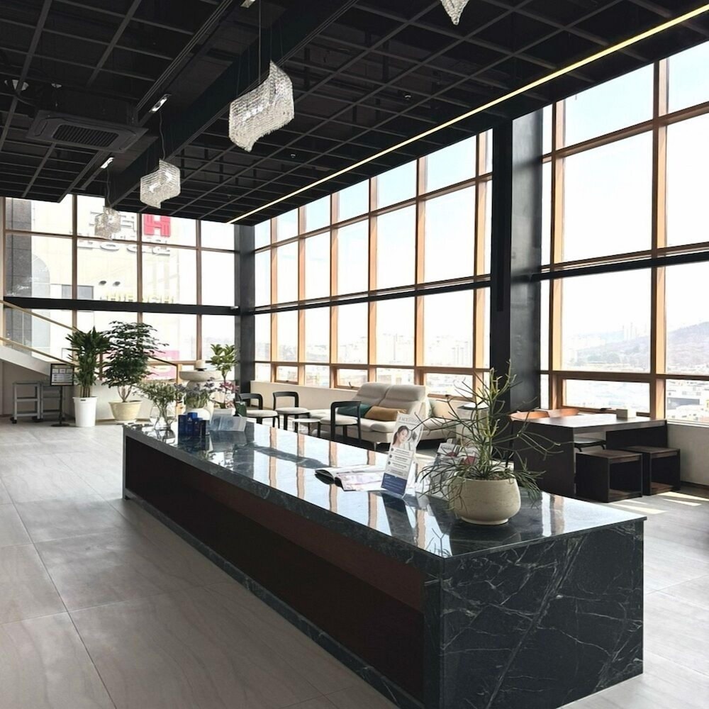 Ariana Hotel 46/51