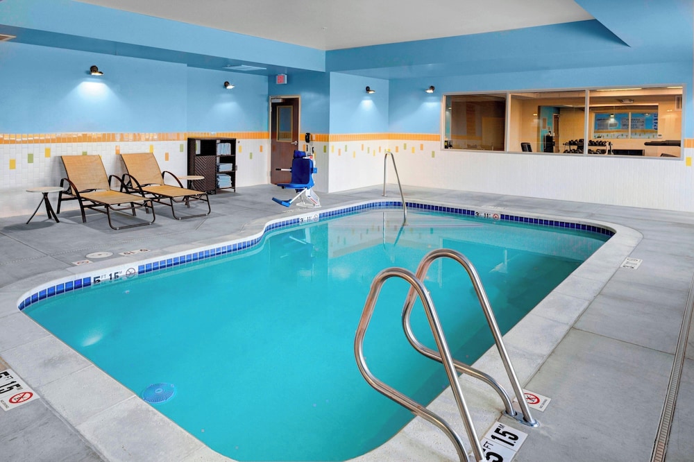Fairfield Inn And Suites By Marriott Hollister 24/49